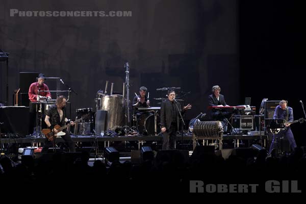 EINSTURZENDE NEUBAUTEN - 2017-05-28 - PARIS - Nef Nord - Grande Halle - Christian Emmerich [Blixa Bargeld] - Alexander von Borsig [Alexander Hacke] - Joachim Stezelczyk - Andrew Chudy - Rudolph Moser